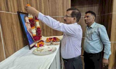 संविधान निर्माता को नमन, कलेक्ट्रेट सभागार में मनाई गई डॉ. भीमराव अंबेडकर जयंती-समानता, न्याय और अधिकारों की भावना को आत्मसात करने का आह्वान—जिलाधिकारी