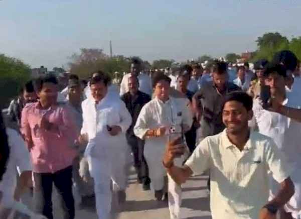अचानक दौड़ पड़े ज्योतिरादित्य सिंधिया, पीछे-पीछे भागे तुलसी सिलावट और प्रधुम्न सिंह तोमर — नेताओं की इस ‘सरप्राइज रन’ ने सबका ध्यान खींचा, फिटनेस का दिया अनोखा संदेश!
