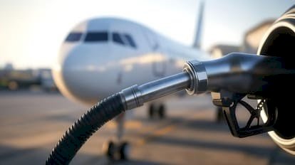 जंग के बीच केंद्र सरकार का बड़ा फैसला:डीजल और एटीएफ निर्यात पर बढ़ाया विंडफॉल टैक्स, हवाई किराये को लेकर सरकार सतर्क