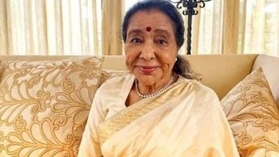 मशहूर गायिका आशा भोसले को आया हार्ट अटैक, मुंबई के ब्रीच कैंडी अस्पताल में भर्ती; हालत गंभीर