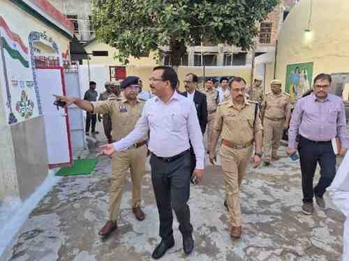 जिला कारागार का औचक निरीक्षण, सुरक्षा और व्यवस्थाओं का लिया जायजा,लापरवाही पर होगी कड़ी कार्रवाई, बंदियों को मिले मानक के अनुरूप सुविधाएं”—जिलाधिकारी