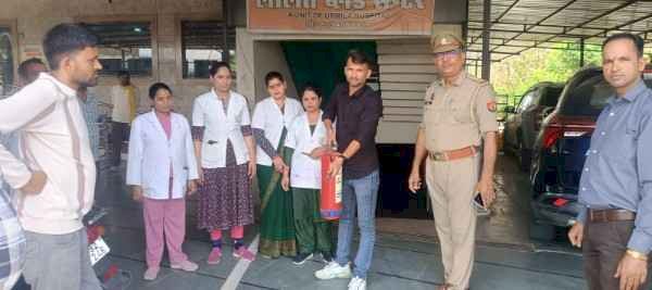 अस्पतालों में अग्नि सुरक्षा को लेकर मॉक ड्रिल, कर्मचारियों को दिया गया व्यवहारिक प्रशिक्षण,अग्निशमन सेवा सप्ताह के तहत जनजागरूकता अभियान, आपदा से बचाव के उपाय बताए गए