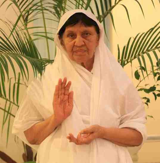 करुणा, सेवा और साधना के एक युग का अवसान पद्मश्री परम पूज्य आचार्य श्री चंदना जी ‘ताई माँ’ का महाप्रयाण