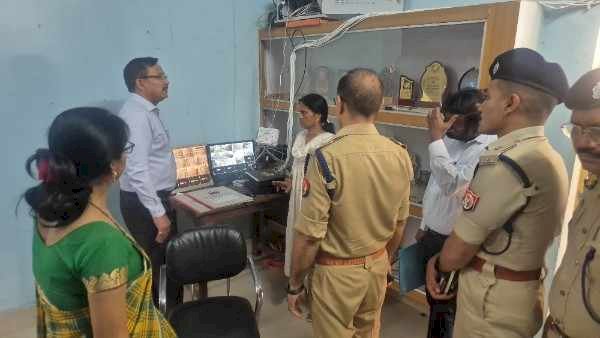 जनपद में होमगार्ड्स भर्ती परीक्षा की तैयारियां पूर्ण, डीएम-एसपी ने किया केंद्रों का निरीक्षण-25 से 27 अप्रैल तक दो पालियों में होगी परीक्षा, 9 केंद्रों पर कड़ी निगरानी और सुविधाओं के पुख्ता इंतजाम