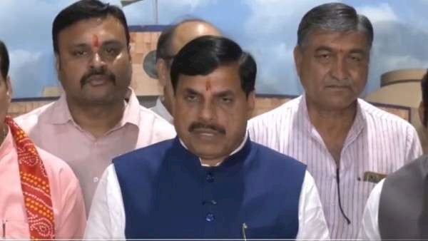 महिला अधिकारी के आरोपों पर सीएम मोहन यादव सख्त, CEO अरविंद शाह को लगाई फटकार; मंत्री राकेश सिंह से टकराव के बाद आपसी सहमति से सुलझा मामला