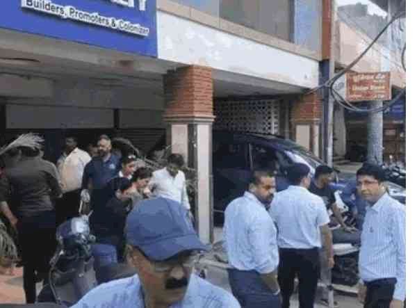 भोपाल में बड़ा हादसा: सागर प्लाजा की लिफ्ट गिरने से 7 पत्रकार घायल, दो की हालत गंभीर