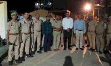 जिला प्रशासन का अवैध मिट्टी एवम् मौरंग खनन के साथ ओवरलोडिंग पर ‘‘सर्जिकल स्ट्राइक’’ 13 वाहन किये गये सीज