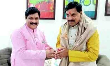 CM हाउस में गूंजा ‘दुश्मनों के किले में फतह’ बयान: मोहन यादव के मंच से केपी यादव की जोरदार तारीफ, VIDEO वायरल