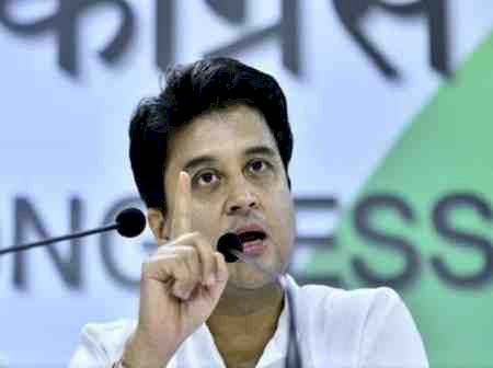 कांग्रेस पर सिंधिया का तीखा हमला: “सत्ता और पद की भूखी पार्टी, जनता का भरोसा खो रही है”
