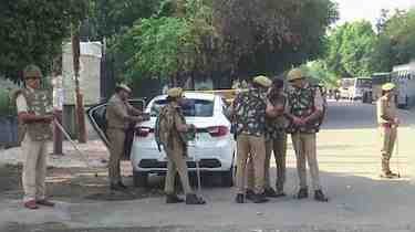 IPS अफसर की नाबालिग बेटी ने किया सुसाइड:घर में फंदे पर लटकी मिली 11वीं की छात्रा; मोबाइल की जांच में जुटी पुलिस