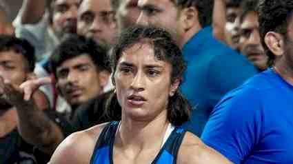 पूरे सिस्टम से लड़कर पहुंचीं ट्रायल्स तक, सेमीफाइनल में हारकर टूटा विनेश फोगाट का सपना'—हार के बाद भावुक हुईं  फोगाट