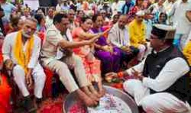 कैलाश सारंग की जयंती पर प्रदेशभर में मना मातृ-पितृ भक्ति दिवस: मंत्री विश्वास सारंग ने वृद्धजनों के चरण पखारकर किया सम्मान, सोशल मीडिया पर नंबर-1 ट्रेंड रहा