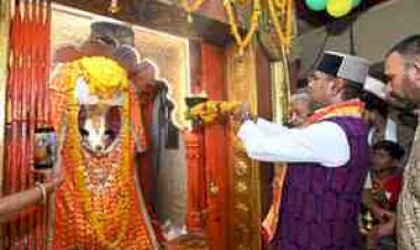 भोपाल में पीएम मोदी के 12 वर्ष पूरे होने पर विशेष पूजा, मंत्री विश्वास सारंग ने हनुमान मंदिर में भेंट की गदा