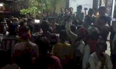 सनसनीखेज हत्याकांड:शिवपुरी में क्लिनिक संचालक की पीट-पीटकर हत्या, घर से घसीटकर ले गए हमलावर; परिजनों का चक्काजाम, 30 लोगों पर केस