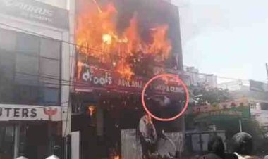 कोचिंग सेंटर में भीषण आग: 15 की मौत, बाथरूम में छिपे छात्रों की दम घुटने से गई जान, शॉर्ट सर्किट की आशंका